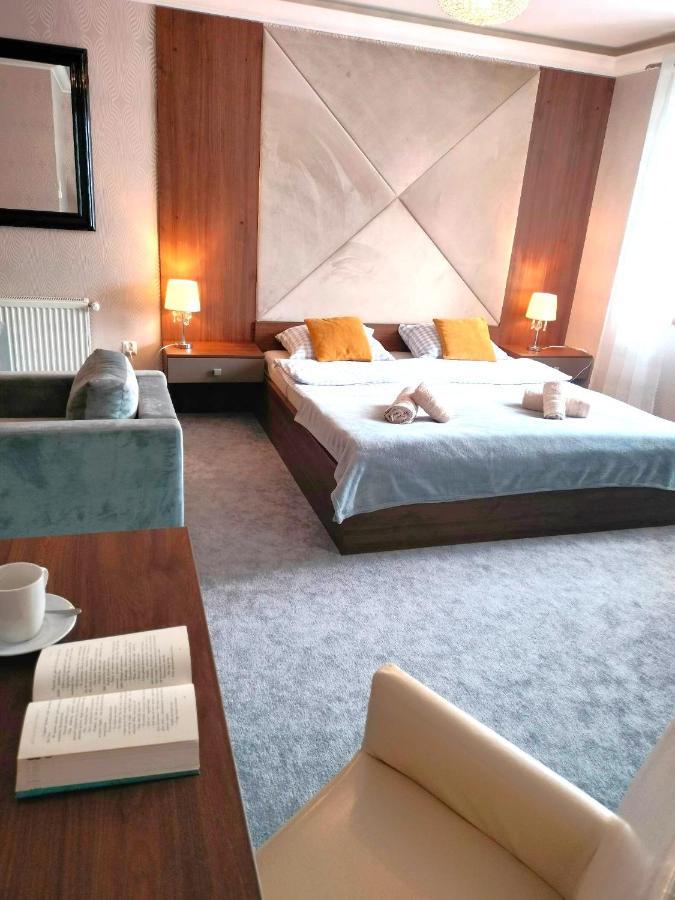 Gosciniec Nad Sawa Bed and Breakfast Handzlowka Exteriör bild